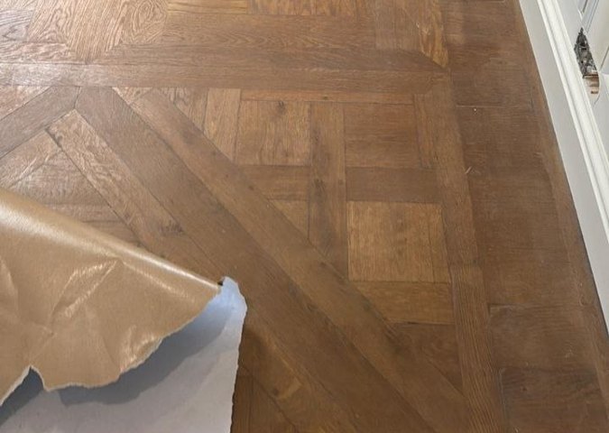 Détail du motif Versailles en chêne